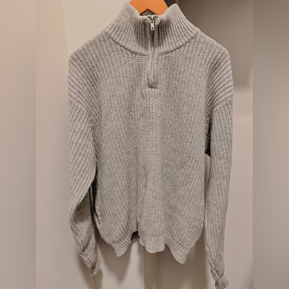 Brandy Melville Gray Ribbed Turtleneck Sweater